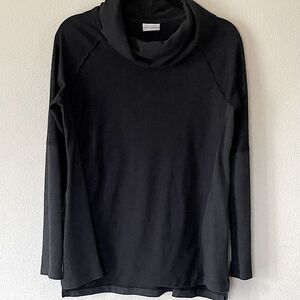 Columbia Black Long Sleeve High Neck Shirt. Size Medium.